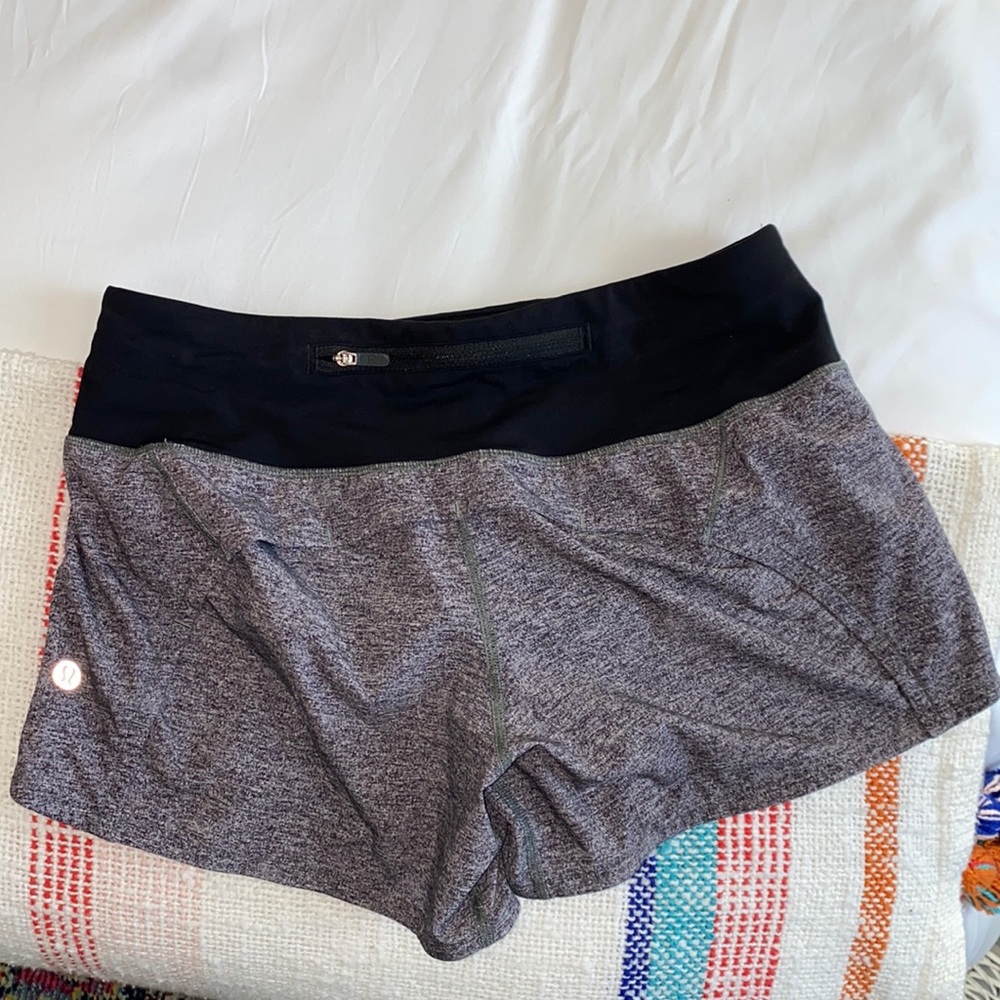 GREY LULULEMON SHORTS